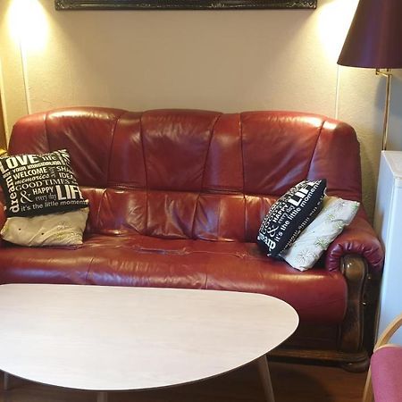 Berge & Laila'S Private Apartment Førde Екстериор снимка