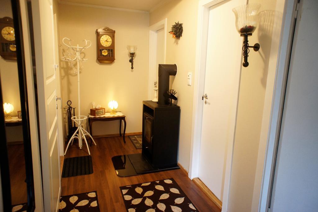 Berge & Laila'S Private Apartment Førde Екстериор снимка